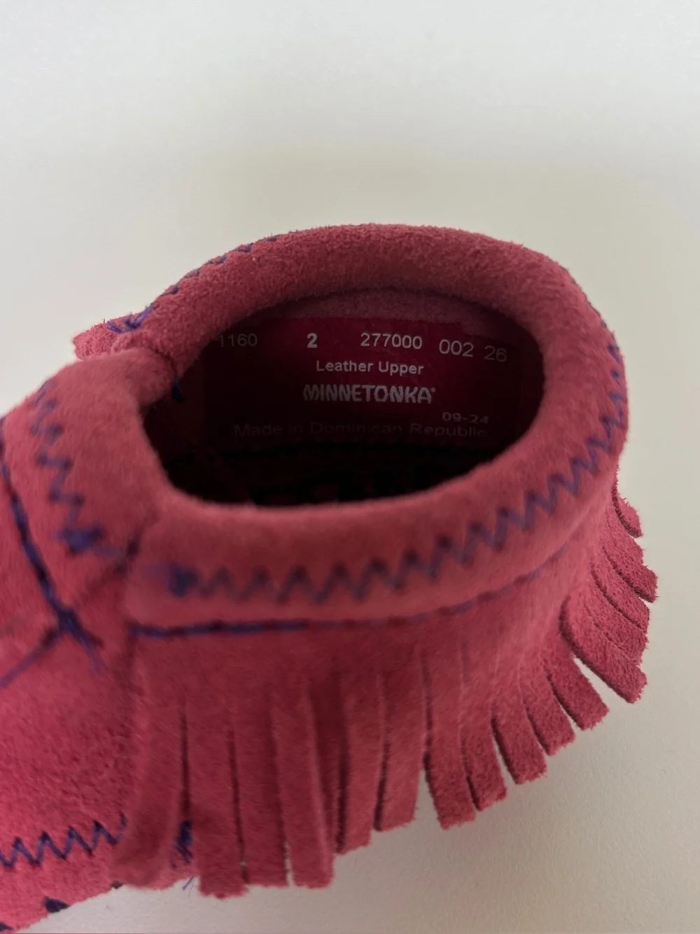 Minnetonka Baby Girl Infant Leather Moccasins Size 2 Fringe